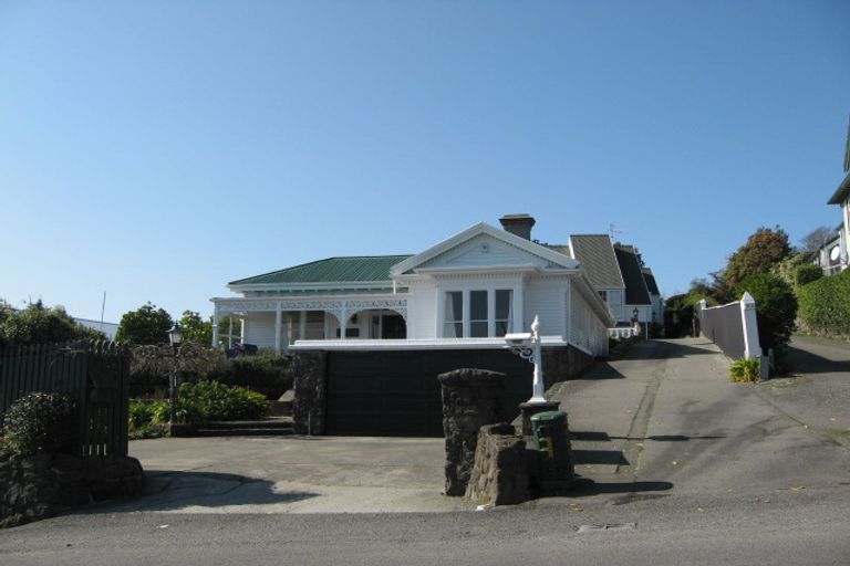 Photo of property in 81 Dyers Pass Road, Cashmere, Christchurch, 8022