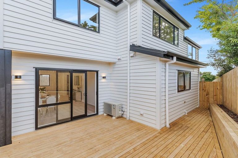 Photo of property in 49a Vera Road, Te Atatu South, Auckland, 0610