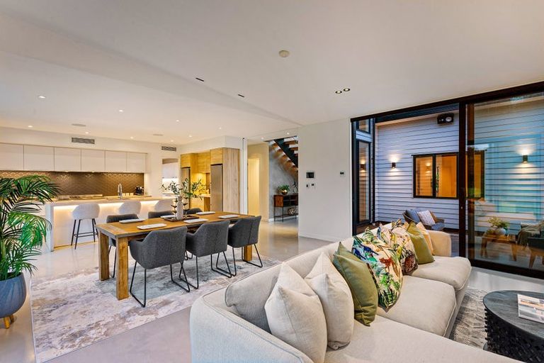 Photo of property in 22 Kahika Grove, Huapai, Kumeu, 0810