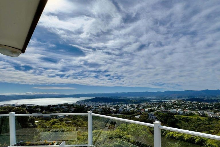 Photo of property in 79 Ashton Fitchett Drive, Brooklyn, Wellington, 6021