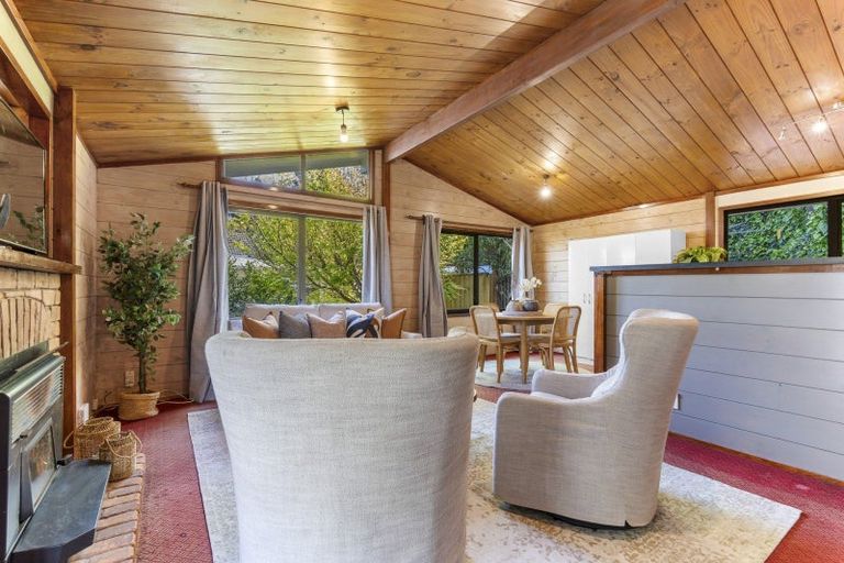 Photo of property in 23 Ambury Place, Merrilands, New Plymouth, 4312