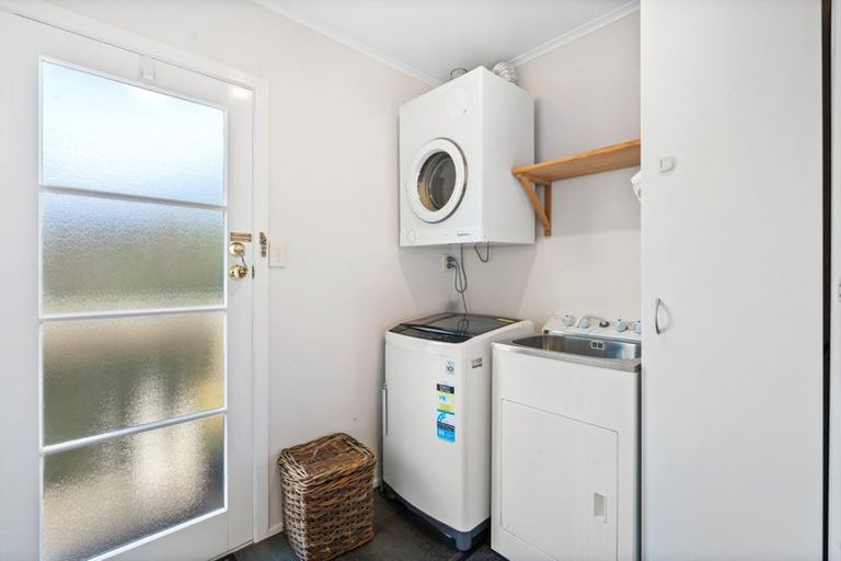 Photo of property in 12 Linwood Avenue, Forrest Hill, Auckland, 0620