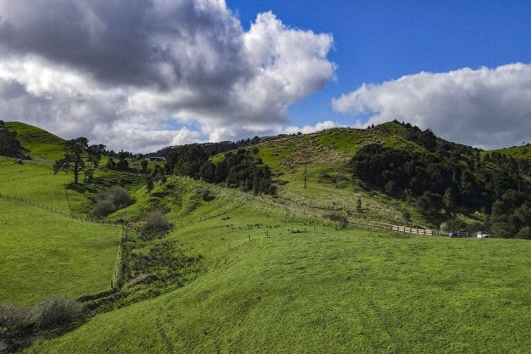 Photo of property in 288 Dimmock Road, Waitakaruru, 2471