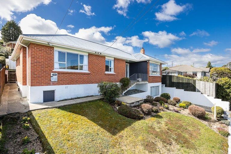 Photo of property in 13 Waldron Crescent, Green Island, Dunedin, 9018