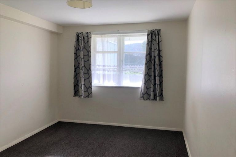 Photo of property in 2/45 Pine Avenue, Ebdentown, Upper Hutt, 5018