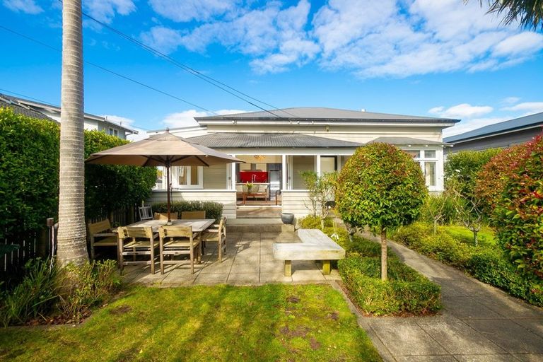 Photo of property in 63 Dignan Street, Point Chevalier, Auckland, 1022