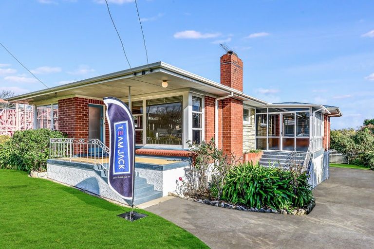 Photo of property in 99 Beerescourt Road, Beerescourt, Hamilton, 3200