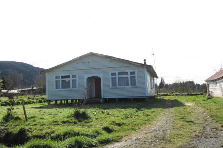 Photo of property in 55 Stafford Street, Blackball, 7804