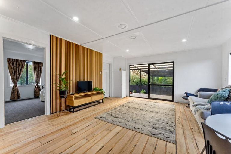 Photo of property in 4 Rere Place, Parakai, 0830