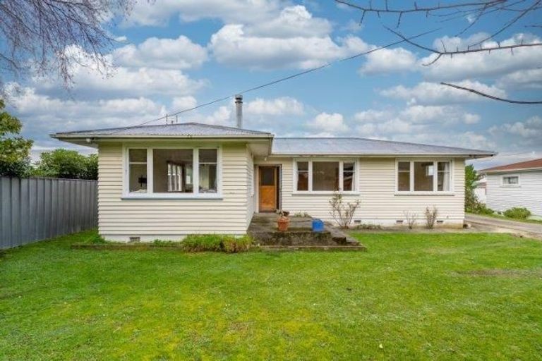 Photo of property in 6 Tait Crescent, Featherston, 5710