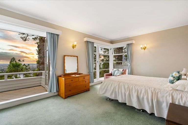 Photo of property in 42 Rangiwai Road, Titirangi, Auckland, 0604