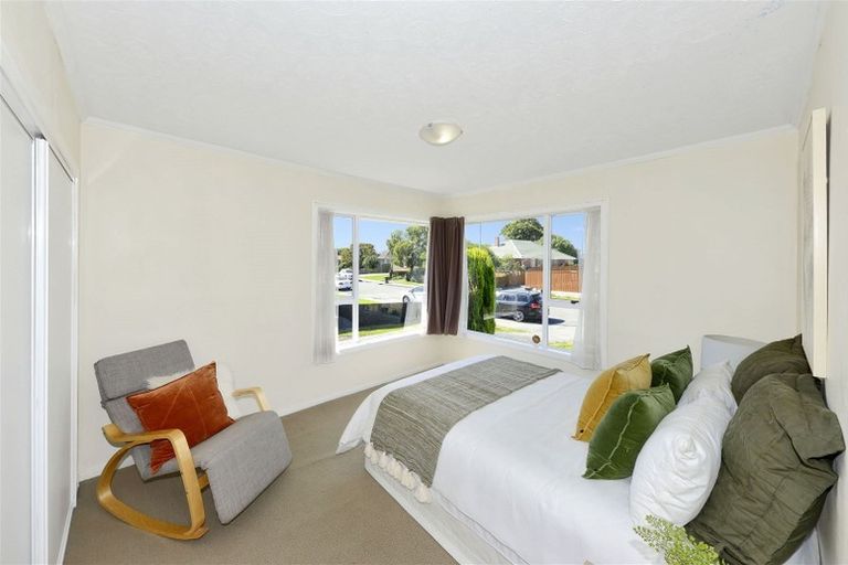 Photo of property in 11 Glenora Place, Hornby, Christchurch, 8042