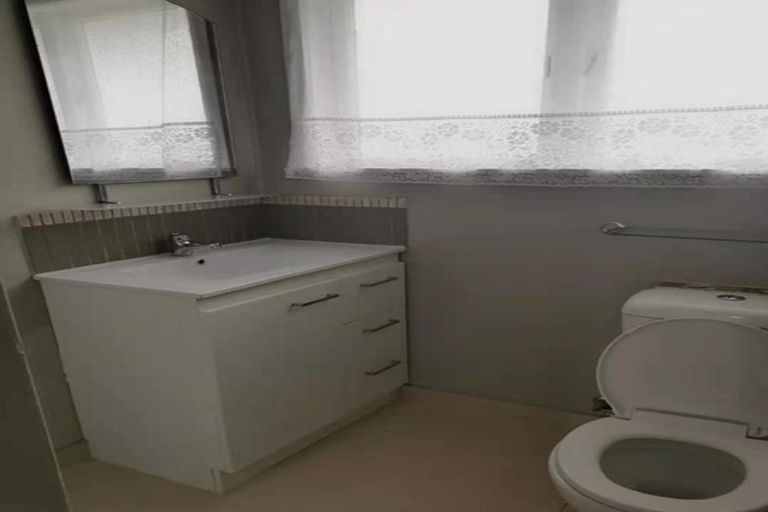 Photo of property in 39 Garelja Road, Henderson, Auckland, 0612