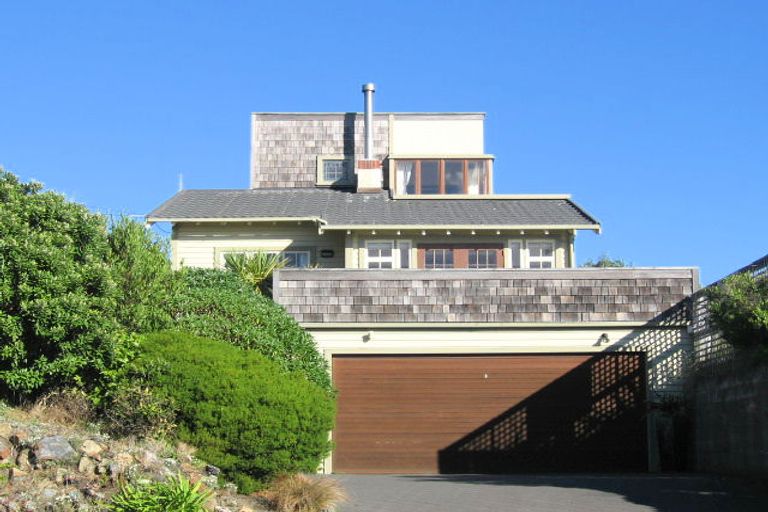 Photo of property in 27 Konini Street, Eastbourne, Lower Hutt, 5013