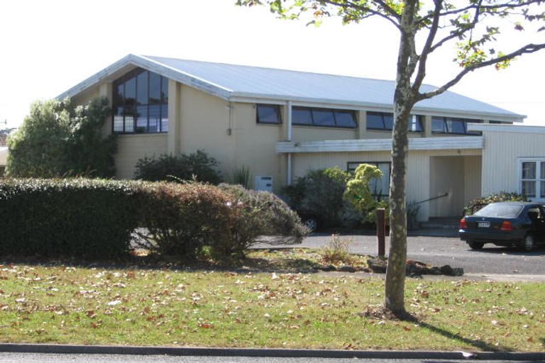 Photo of property in 1 Seabrook Avenue, New Lynn, Auckland, 0600