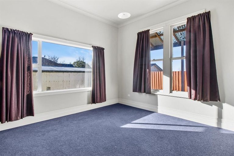 Photo of property in 48 Timaru Road, Waimate, 7924