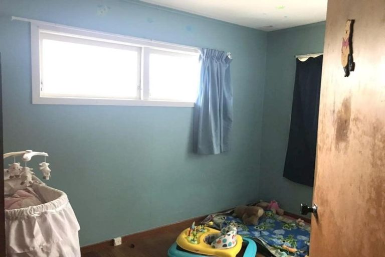 Photo of property in 6 Kaikoura Street, Henderson, Auckland, 0612