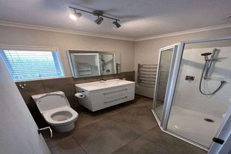 Photo of property in 330b Whangaparaoa Road, Stanmore Bay, Whangaparaoa, 0932