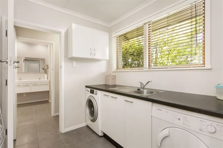 Photo of property in 102 Paparoa Street, Papanui, Christchurch, 8053