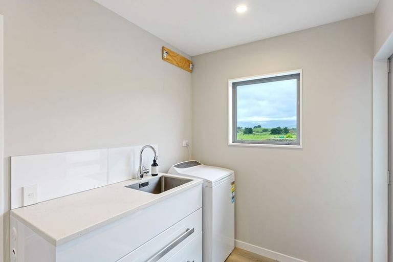 Photo of property in 25 Mahurenga Lane, Te Horo, Otaki, 5581