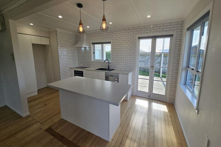 Photo of property in 1137 Devon Road, Bell Block, New Plymouth, 4373