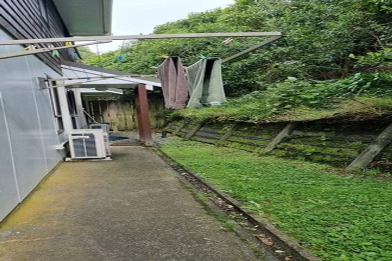 Photo of property in 6 Flinders Place, Johnsonville, Wellington, 6037