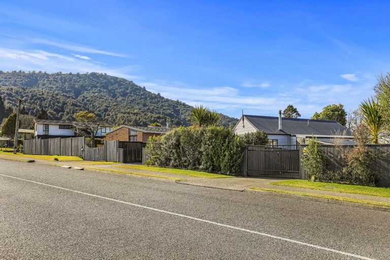 Photo of property in 28 Pukehangi Road, Pukehangi, Rotorua, 3015