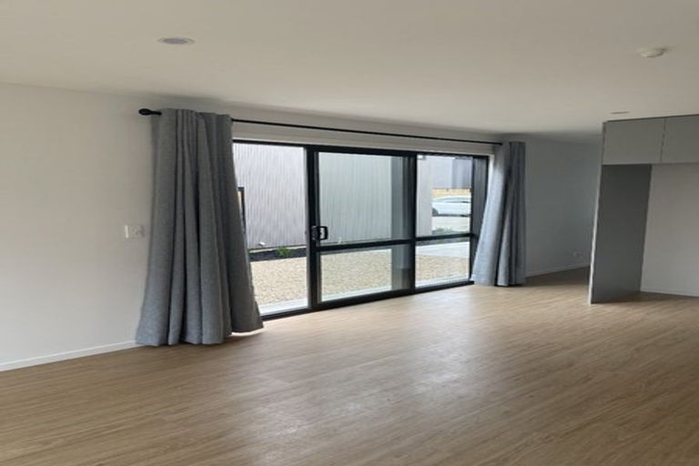 Photo of property in 9 Otaimako Place, Mangere, Auckland, 2022