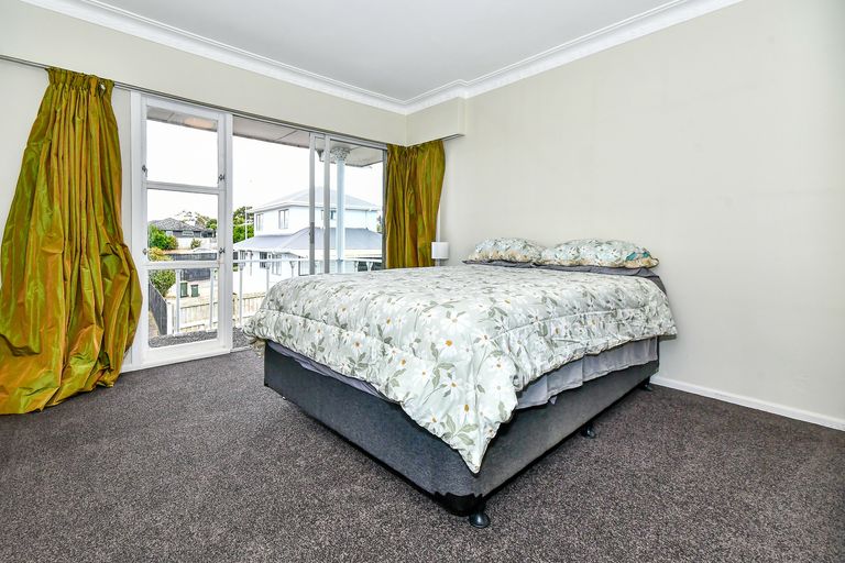 Photo of property in 516a Great South Road, Rosehill, Papakura, 2113
