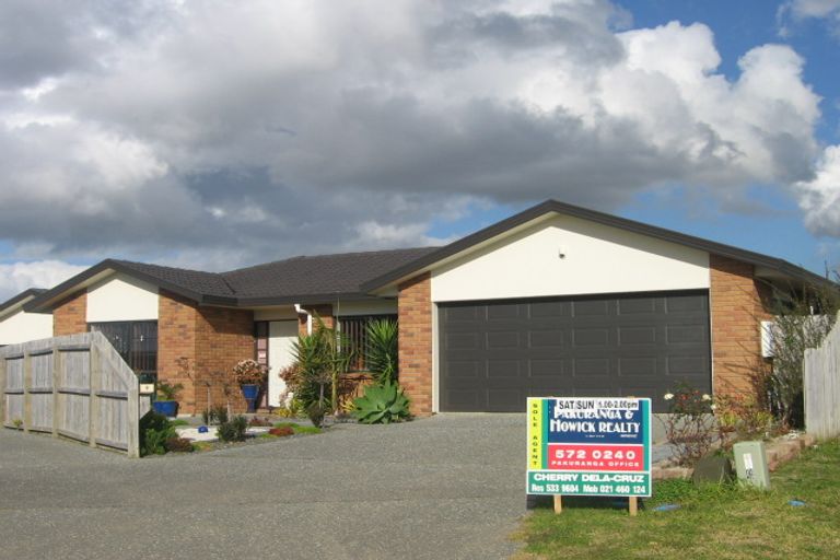 Photo of property in 9 Belcoo Crescent, East Tamaki, Auckland, 2013
