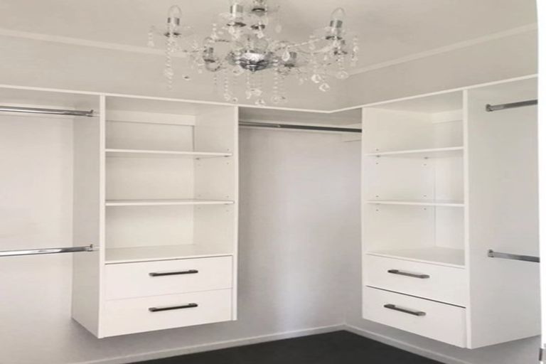 Photo of property in 113 Golfland Drive, Golflands, Auckland, 2013