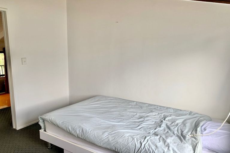 Photo of property in 2/1 Mayfair Crescent, Mairangi Bay, Auckland, 0630