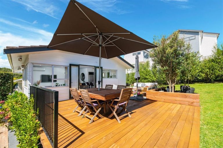 Photo of property in 2/45 Reynella Drive, Massey, Auckland, 0614