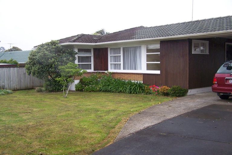 Photo of property in 4 Cromdale Avenue, Highland Park, Auckland, 2010