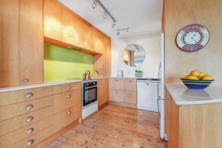 Photo of property in 25 Moffat Road, Red Beach, 0932