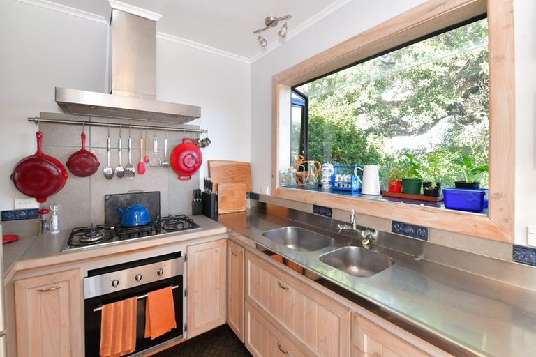 Photo of property in 17a Scott Road, Stanmore Bay, Whangaparaoa, 0932