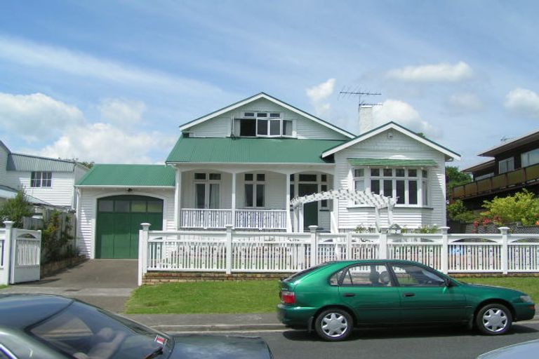 Photo of property in 7 Rewiti Avenue, Takapuna, Auckland, 0622