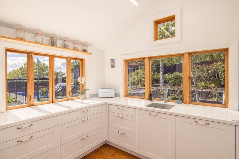 Photo of property in 69 Hackthorne Road, Cashmere, Christchurch, 8022