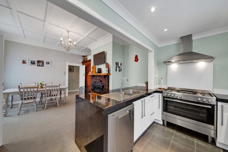 Photo of property in 53 Disraeli Street, Hawera, 4610