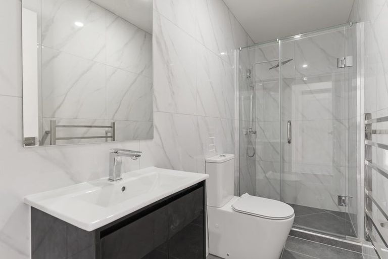 Photo of property in 2b Melleray Place, Randwick Park, Auckland, 2105