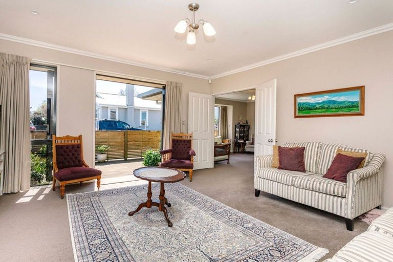 Photo of property in 35 Mcphee Street, Dannevirke, 4930