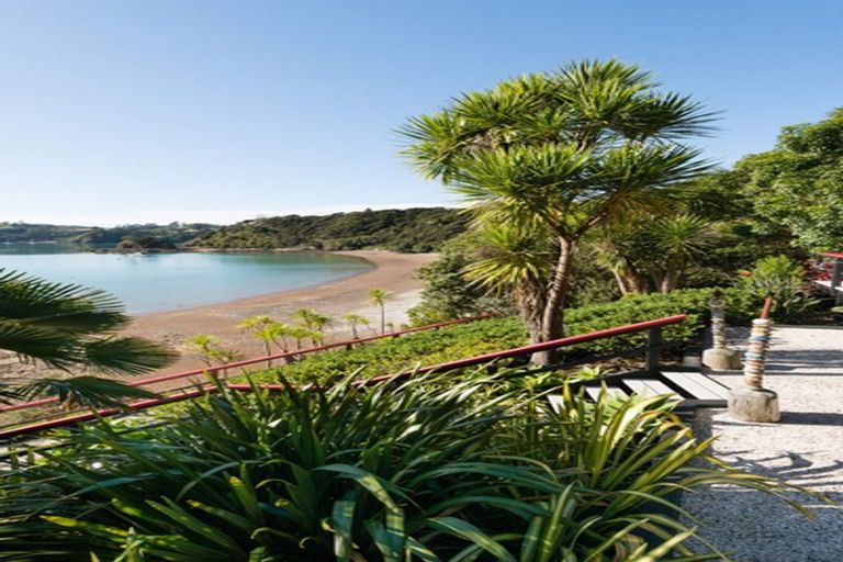 Photo of property in 14a Kaha Place, Russell, 0272