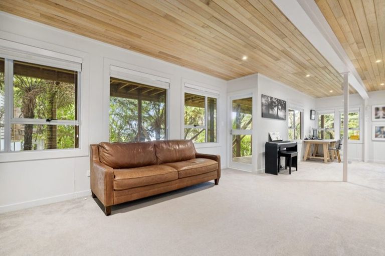 Photo of property in 93 Wood Bay Road, Titirangi, Auckland, 0604