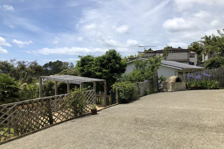Photo of property in 947 East Coast Road, Torbay, Auckland, 0630