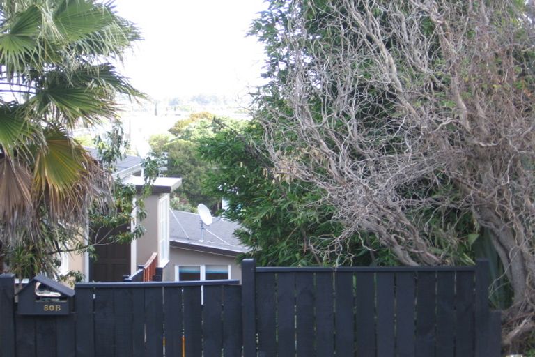 Photo of property in 2/80 Seaview Road, Castor Bay, Auckland, 0620