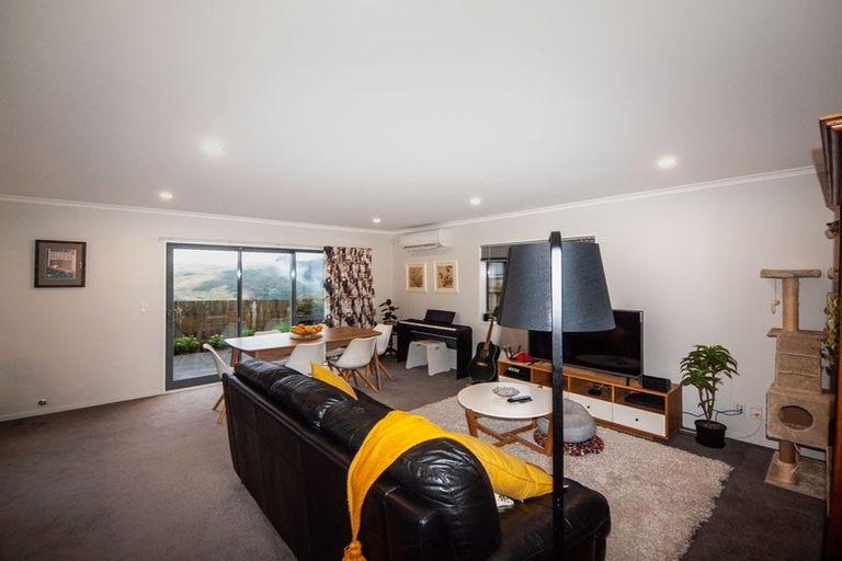 Photo of property in 227 Mark Avenue, Grenada Village, Wellington, 6037