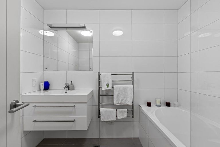 Photo of property in 30 Eaves Bush Parade, Orewa, 0931