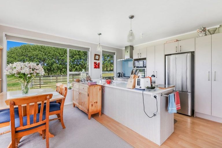 Photo of property in 47 Crosland Road, South Head, Helensville, 0874