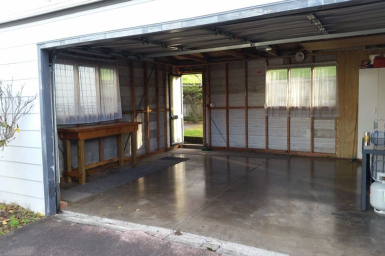 Photo of property in 73 Beechdale Crescent, Pakuranga Heights, Auckland, 2010
