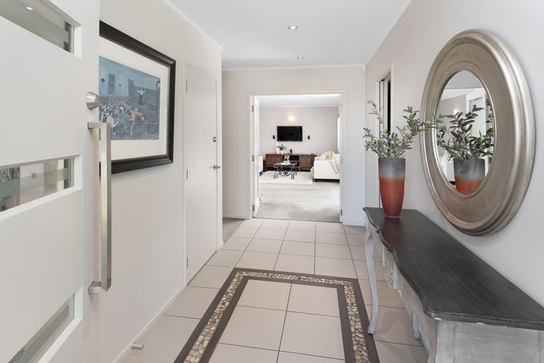 Photo of property in 12 Mark Edward Drive, Half Moon Bay, Auckland, 2012